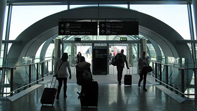 Dublin Airport und vom Flughafen in die Stadt